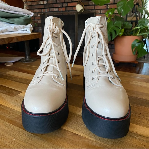 Platform Steve Madden Boots - Picture 4 of 13